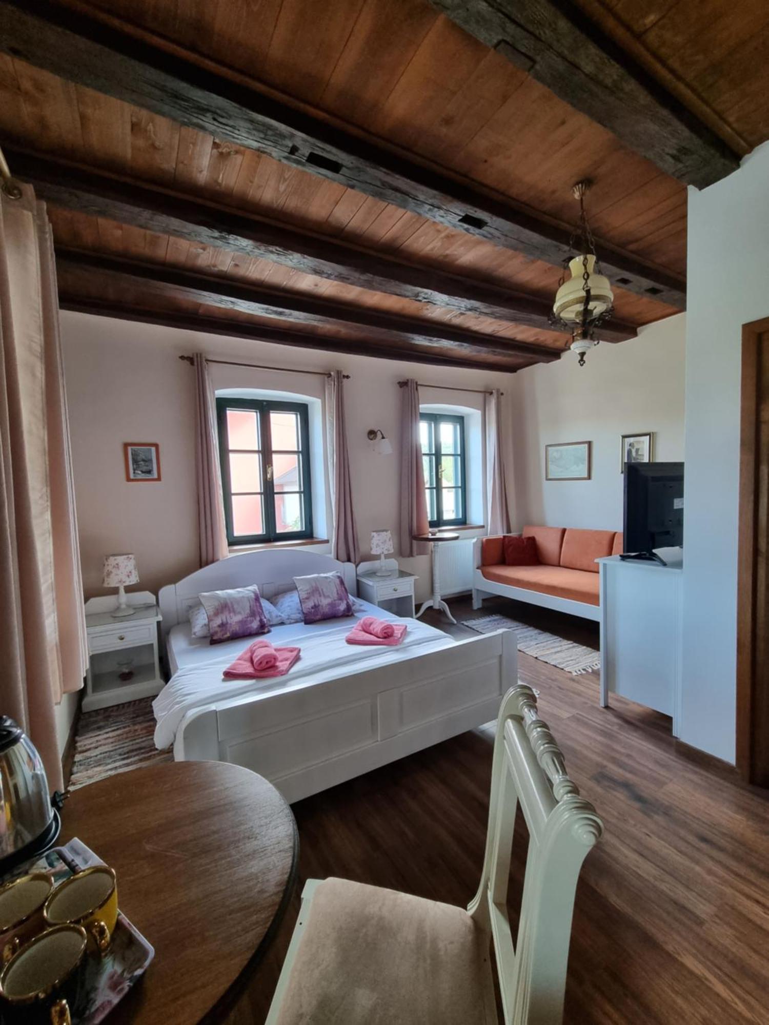 Taverna 1860 Rooms & Apartments Donja Zelina Szoba fotó