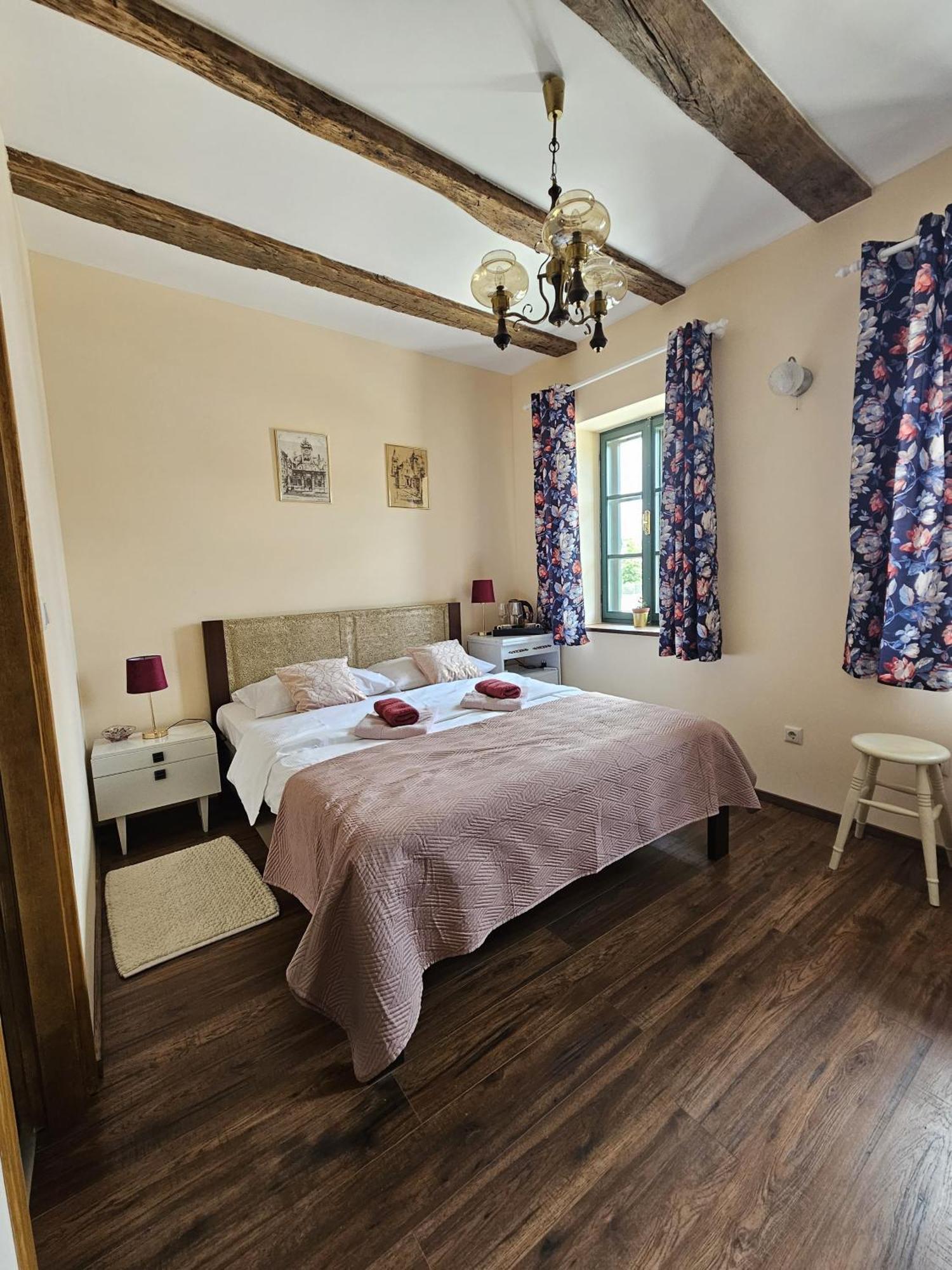 Taverna 1860 Rooms & Apartments Donja Zelina Kültér fotó